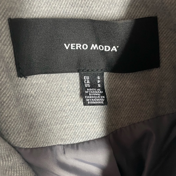 COPY - Fall coat - Picture 3 of 3